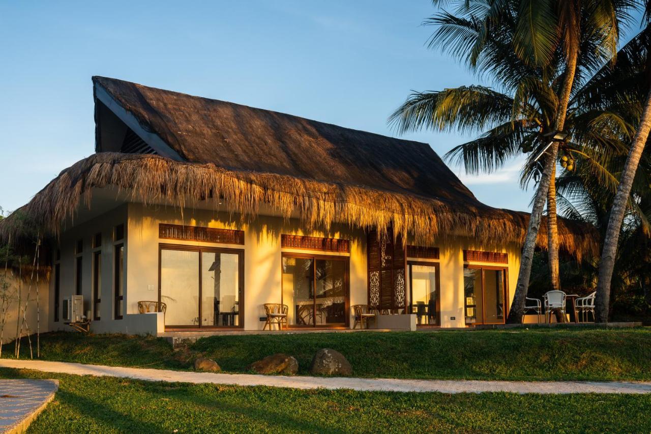 Costa Celine Beach Resort Kinablangan Exterior foto